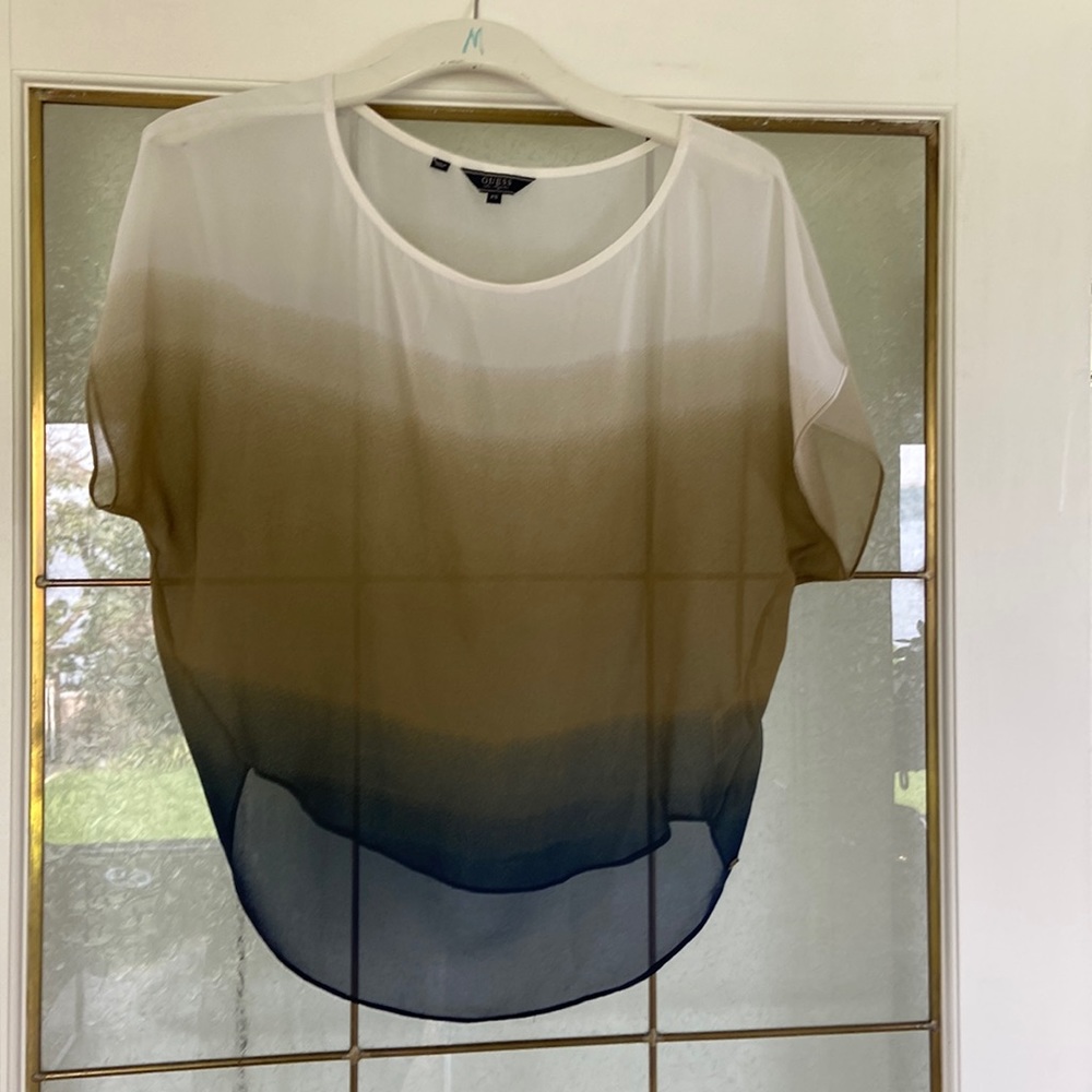 Guess top